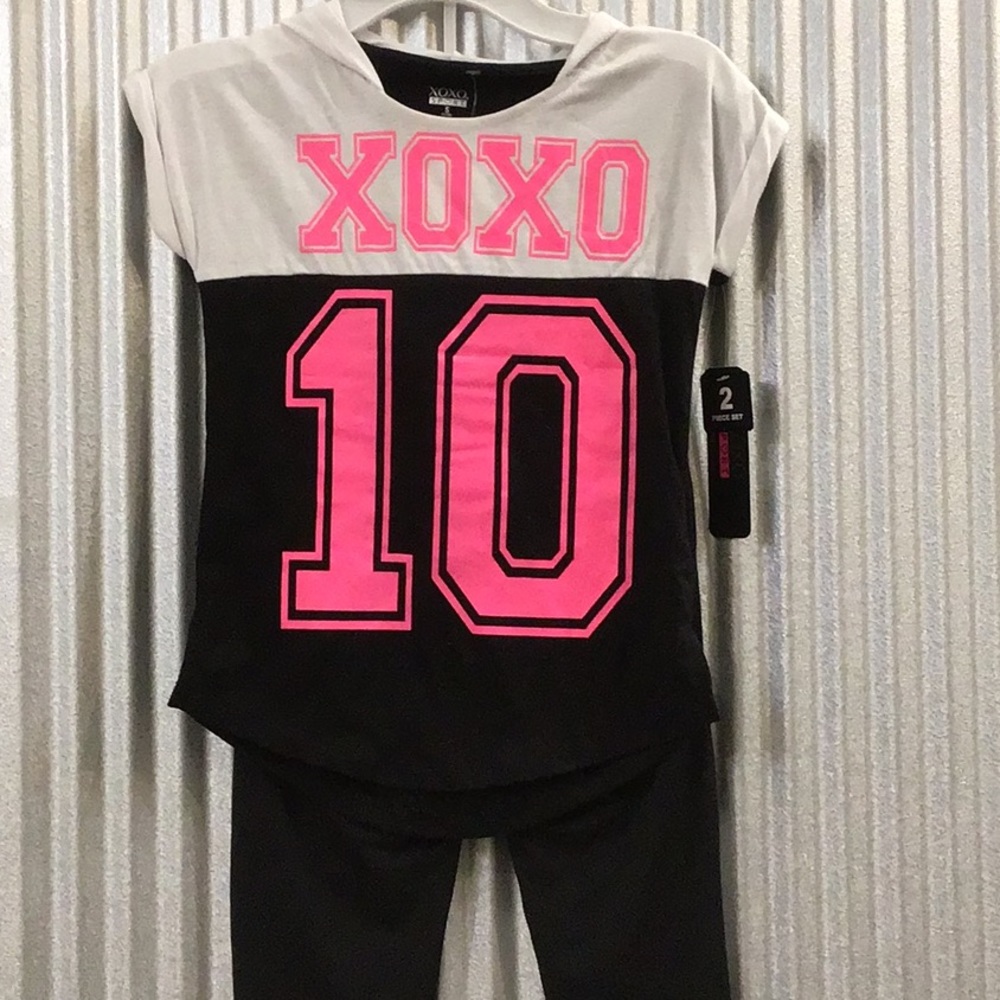🆕️XOXO SPORT 2pc capris set size 7/8